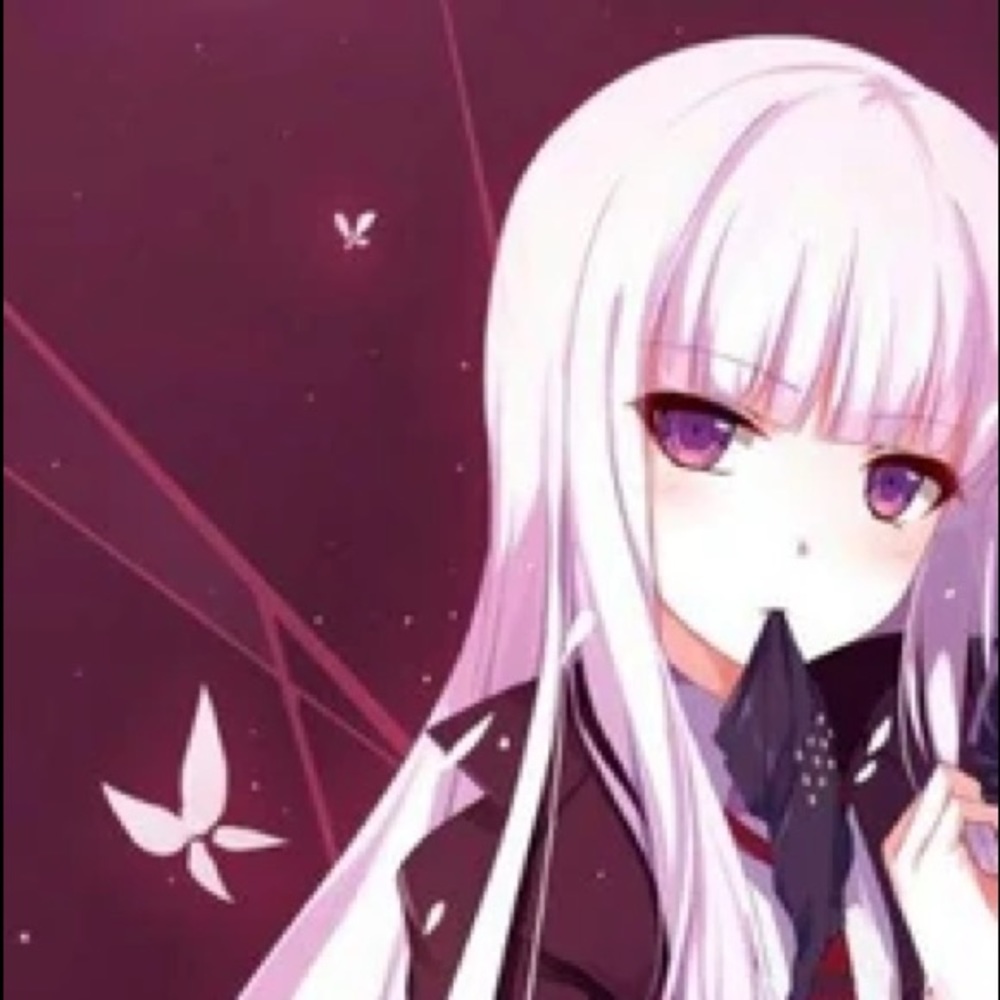 Meet your Posher, Adrienne